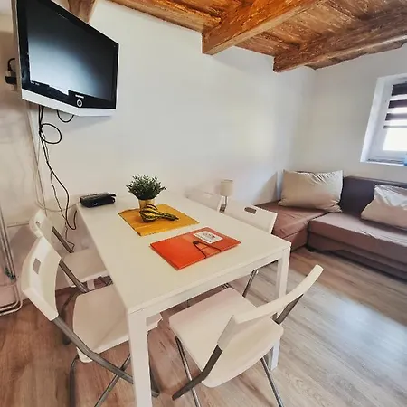 Gyongy Apartmanhazak Διαμέρισμα Gyöngyös