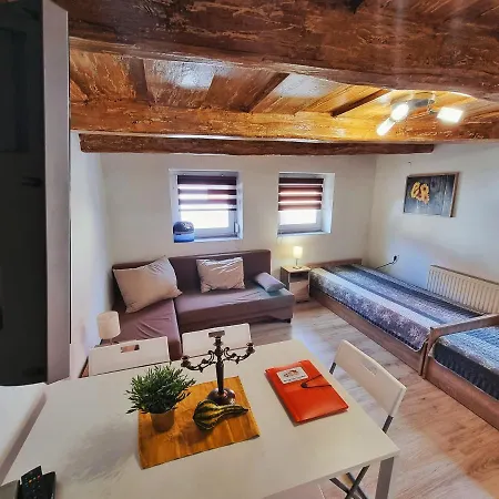 Gyongy Apartmanhazak Apartment *