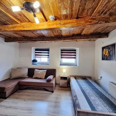 Gyongy Apartmanhazak *