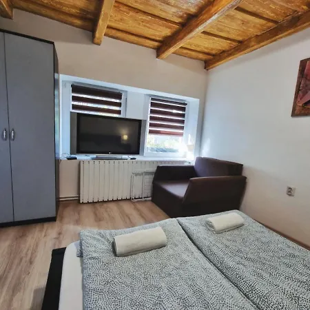 Gyongy Apartmanhazak *